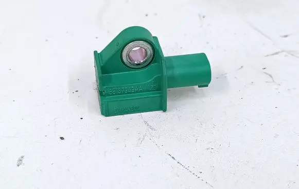 Chrysler Town & Country V Airbag deployment crash/impact sensor 68137949AA