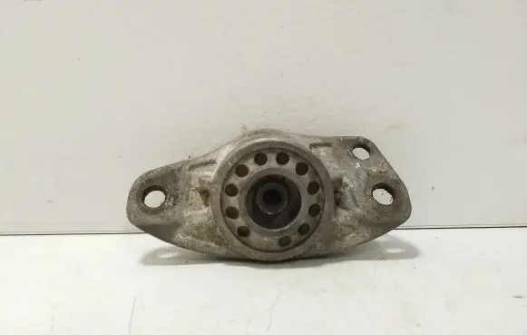 Volkswagen PASSAT B6 Front shock absorber mounting bracket 3C0513353