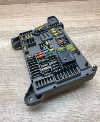 BMW X5 E70 Fuse module 6931687 61275321