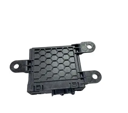 Chrysler Pacifica Gateway control module 068293147AC F00HJ01888