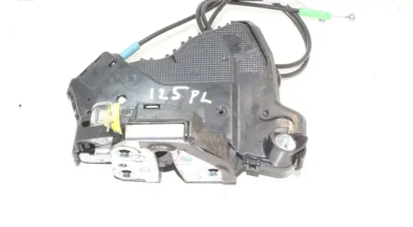 Toyota Verso-S Coupe door lock (next to the handle) 