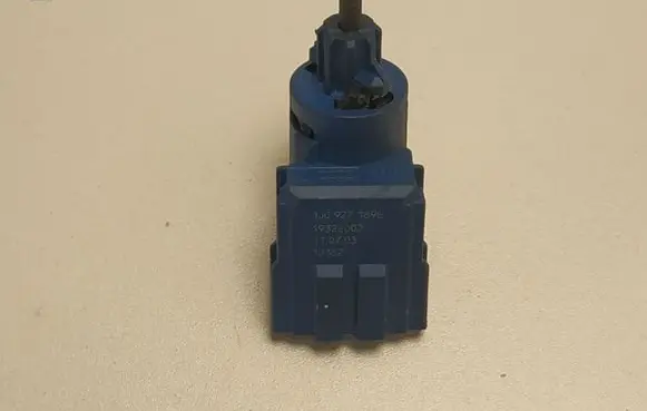 Clutch pedal sensor
