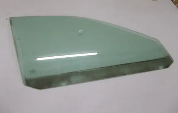 Audi A4 S4 B5 8D Front door window glass four-door 