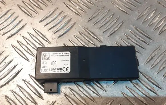 Opel Insignia A Door central lock control unit/module 13503204