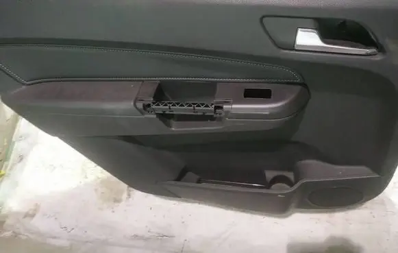 Opel Zafira B Rear door card panel trim
