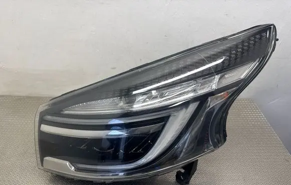 Renault Trafic III (X82) Headlight/headlamp 260608582R
