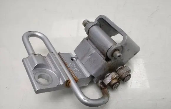 Audi A3 S3 8P Rear door lower hinge 8P4833411A A046572