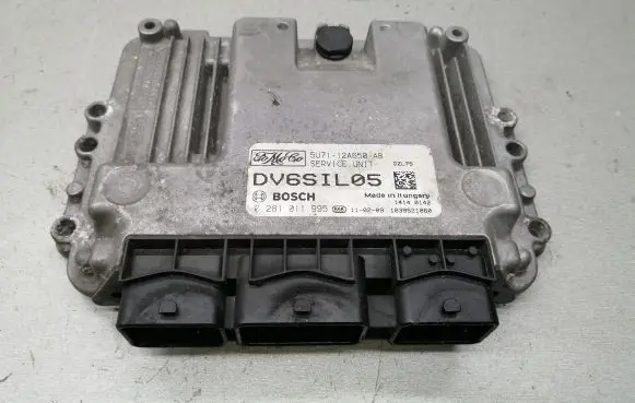 Ford Focus Engine control unit/module 5U7112A650AB 0281011995