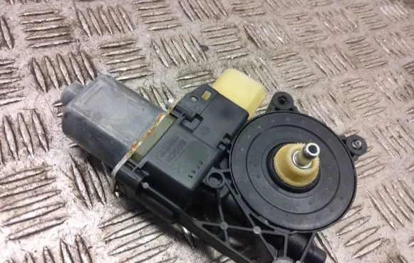 BMW X2 F39 Rear window lifting mechanism without motor 7413052