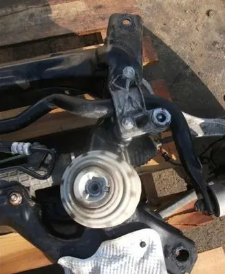 Mercedes-Benz E W211 Engine mount bracket