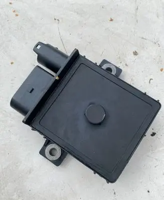 BMW 5 E60 E61 Glow plug pre-heat relay E2110022360
