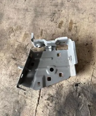 Renault Master III Fender mounting bracket 631429931R 3921