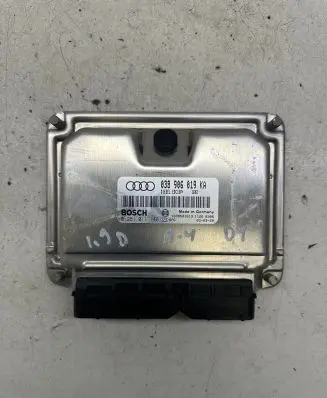 Audi A4 S4 B6 8E 8H Engine control unit/module 038906019KA 0281011140