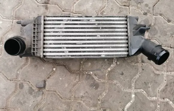 Citroen C5 Intercooler radiator 9657073480