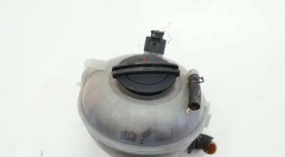 Seat Leon (5F) Coolant expansion tank/reservoir cap 5Q0121407GACR 5Q0121407G