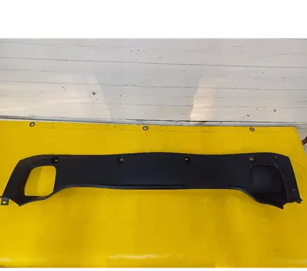 Front bumper lip