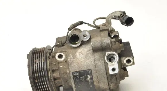 Peugeot 4008 Air conditioning (A/C) compressor (pump) 7813A428