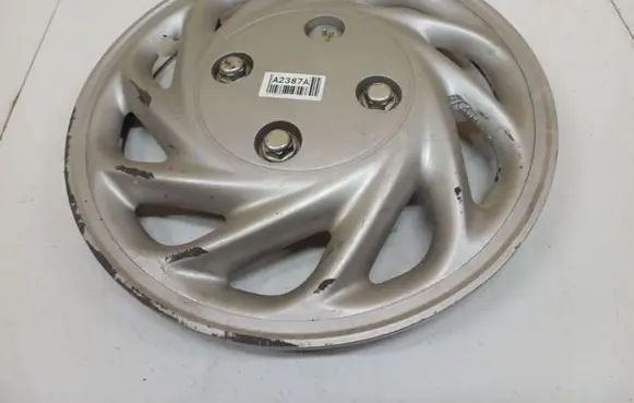 Nissan Serena R14 wheel hub/cap/trim