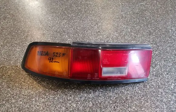 Mazda 323 F Rear/tail lights