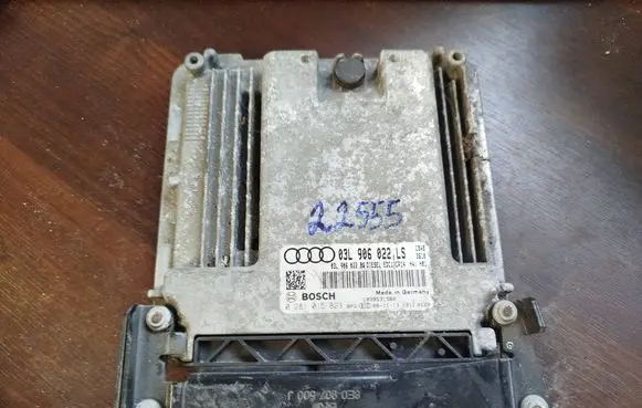 Audi A4 S4 B8 8K Engine control unit/module 03l906022ls 0281015823