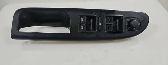 Volkswagen PASSAT B6 Electric window control switch 3C1867171B