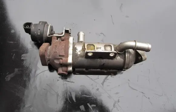 Renault Laguna III EGR valve cooler 8200611709 880255X