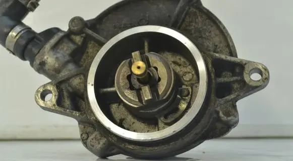 Audi A8 S8 D3 4E Vacuum pump 057145100L 7000130202 04T690299