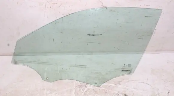 Volvo XC40 Front door window glass four-door 32244797