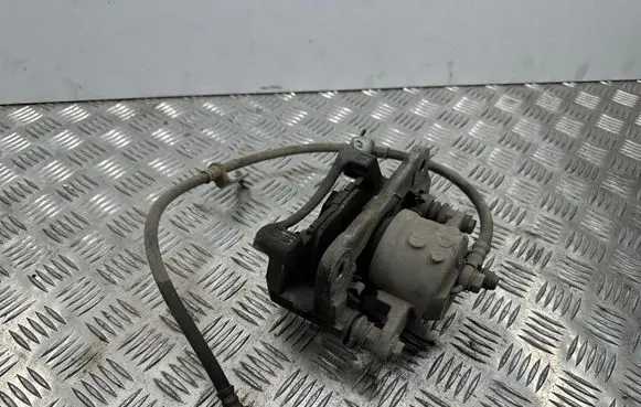 Lexus CT 200H Front brake caliper