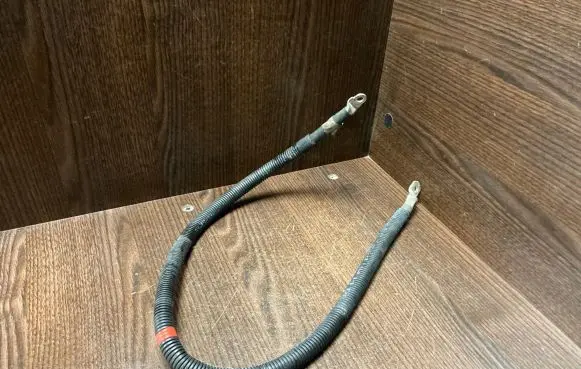 Mercedes-Benz Vito Viano W639 Positive cable (battery) 6395409210