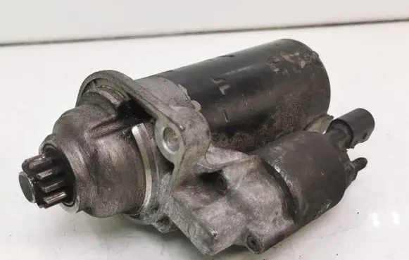 Volkswagen Polo V 6R Starter motor 02Z911023N 0001123028