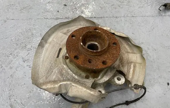 BMW 5 F10 F11 Rear wheel hub 6793770