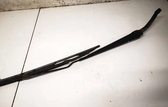 Volvo V70 Front wiper blade arm 8624266