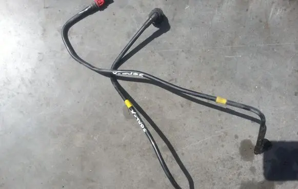 Jaguar X-Type Fuel line pipe 