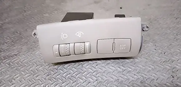 KIA Ceed Headlight level height control switch 933001H000