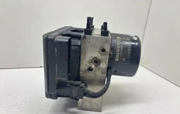 Volkswagen Golf IV ABS Pump 1J0614417A