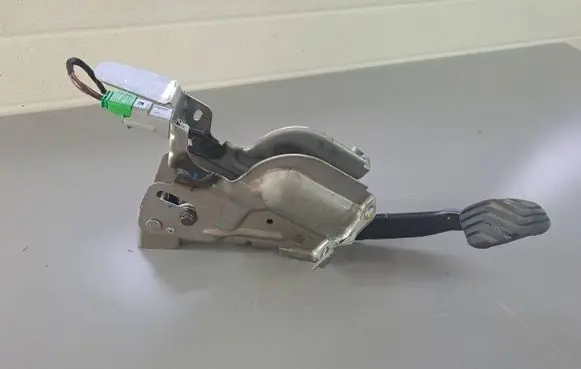 Dacia Sandero III Brake pedal 465016808R