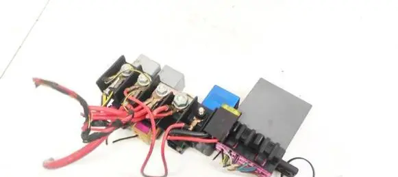 Skoda Superb B5 (3U) Fuse box set 8L0941822A 896083000