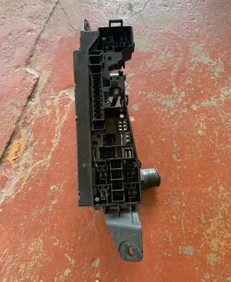 Toyota Avensis T250 Fuse module
