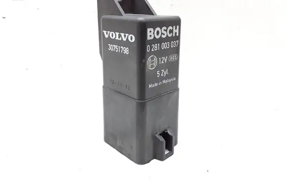 Volvo XC60 Glow plug pre-heat relay 0281003037 30751798