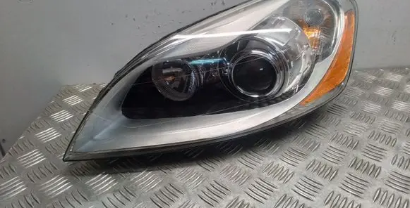 Volvo XC60 Headlight/headlamp 30763135