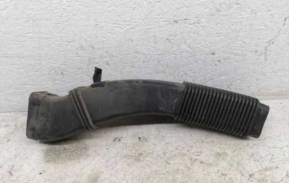 Air intake hose/pipe