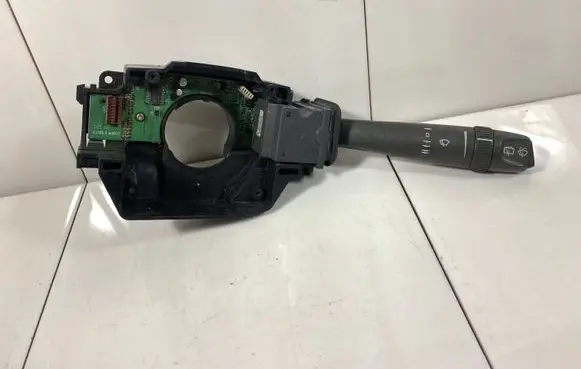 Volvo V70 Wiper control stalk 9452391
