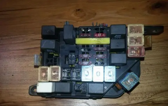 Hyundai Elantra Fuse box set 9120029541