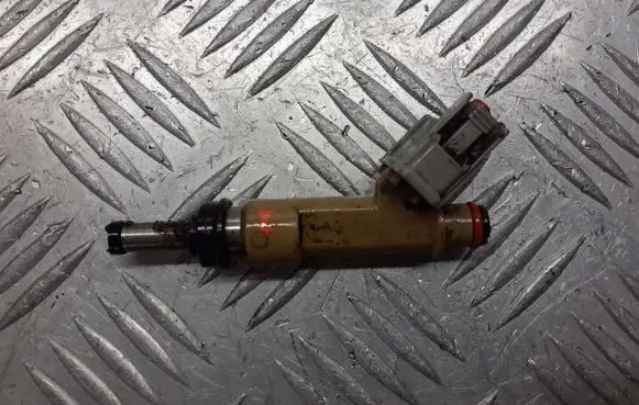 Toyota Auris 150 Fuel injectors set 23250-37010