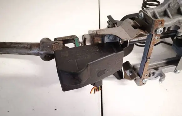 Volkswagen PASSAT B6 Steering wheel lock 3c0905861J 33570104