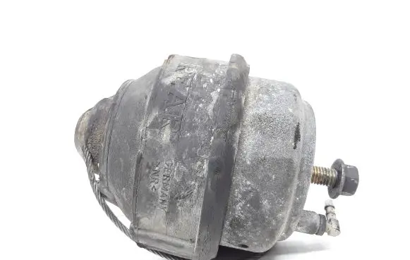 Volvo S60 Engine mount bracket 8683293