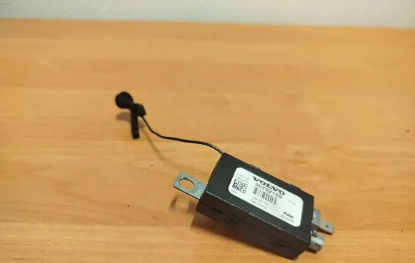 Volvo C30 Aerial antenna amplifier 30752169 28022741 AN3AA