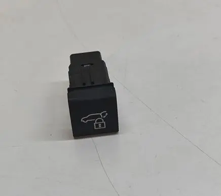 Tailgate/boot open switch button