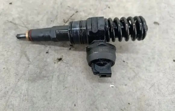 Audi A2 Fuel injector 